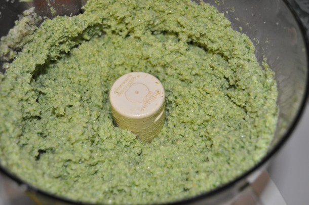 garlic scape pesto 007