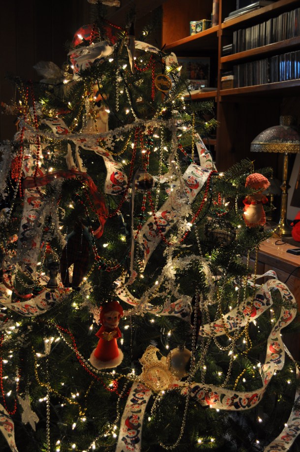 christmas tree and decorations 014